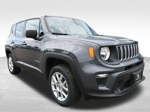 Used 2023 Jeep Renegade Latitude AWD/4WD image 10