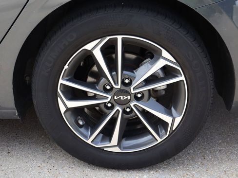 Used 2024 Kia Forte LXS FWD image 24