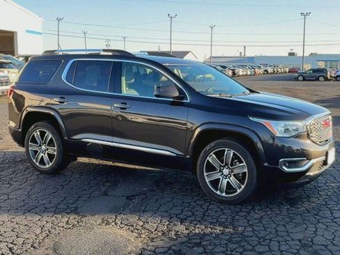 Used 2018 GMC Acadia Denali w/ Technology Package image 2