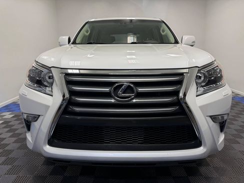 Used 2018 Lexus GX 460 Luxury w/ Preferred Accessory Package AWD/4WD image 2