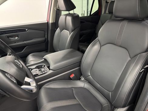 Certified 2025 Honda Pilot Touring image 16