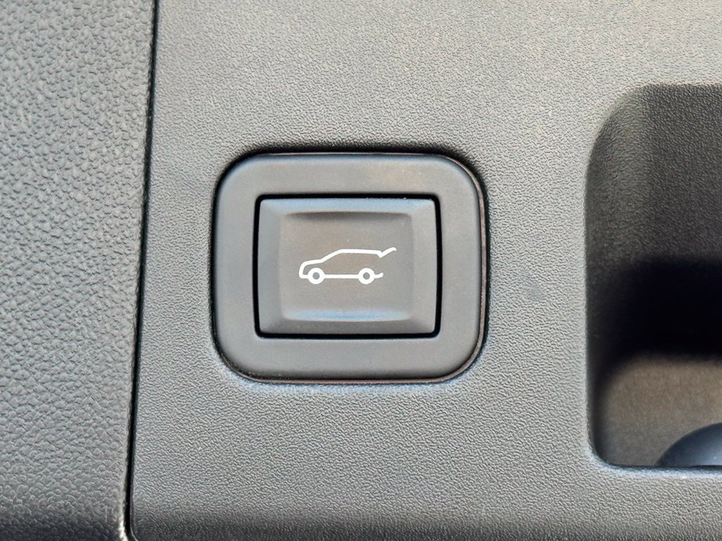 Certified 2025 Cadillac XT5 Premium Luxury FWD image 39