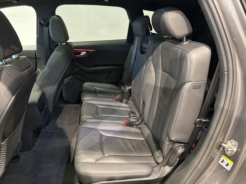 Used 2025 Audi Q7 2.0T Premium w/ Convenience Package AWD/4WD image 40