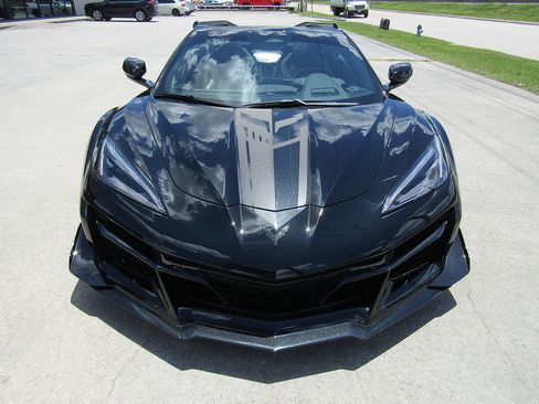 Used 2024 Chevrolet Corvette Z06 RWD image 2