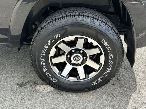 Used 2023 Toyota 4Runner TRD Off-Road Premium w/ Off Road Premium Plus Package image 5