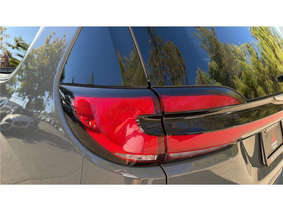 Used 2025 Chrysler Pacifica Select FWD image 11