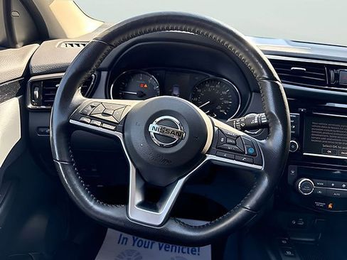 Used 2022 Nissan Rogue Sport SL AWD/4WD image 25