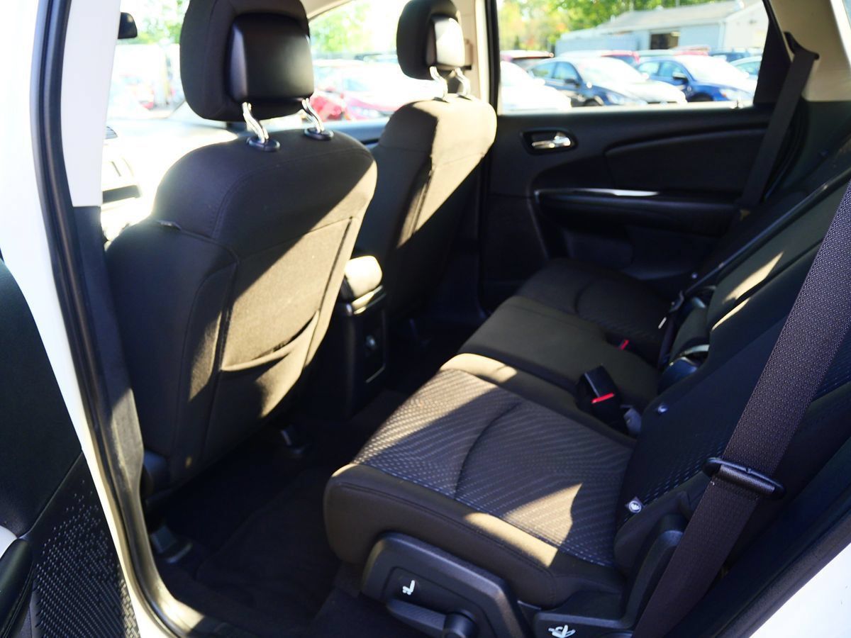 Used 2019 Dodge Journey SE w/ Connectivity Group FWD image 21