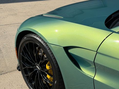 Used 2023 Aston Martin V8 Vantage Coupe RWD image 9