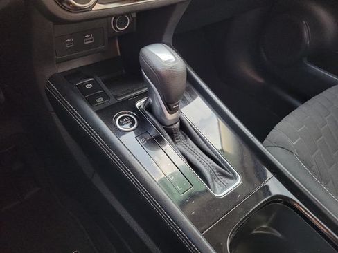 Certified 2023 Nissan Kicks SV FWD image 31