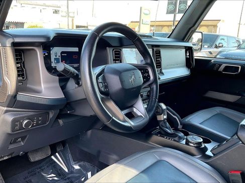 Used 2022 Ford Bronco Outer Banks AWD/4WD image 17