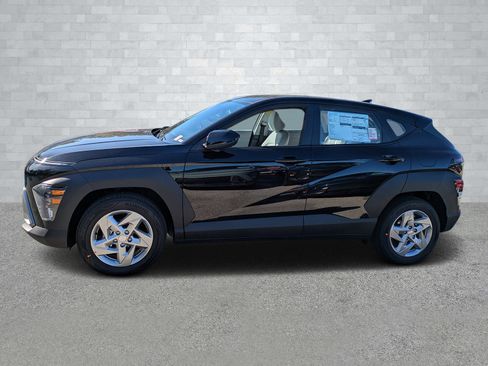 New 2026 Hyundai Kona SE image 8