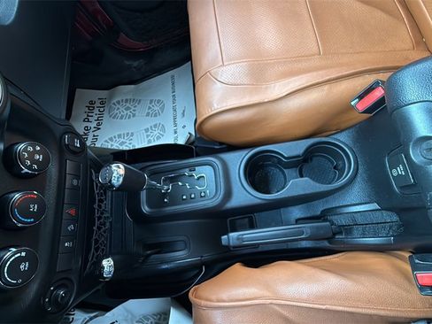 Used 2012 Jeep Wrangler Unlimited Sahara image 24