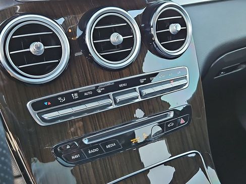 Used 2019 Mercedes-Benz GLC 300 4MATIC Coupe image 18