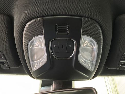 Used 2025 Jeep Compass Trailhawk AWD/4WD image 16