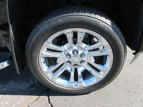 Used 2008 Chevrolet Silverado 1500 LT w/ Suspension Package, Off-Road image 9