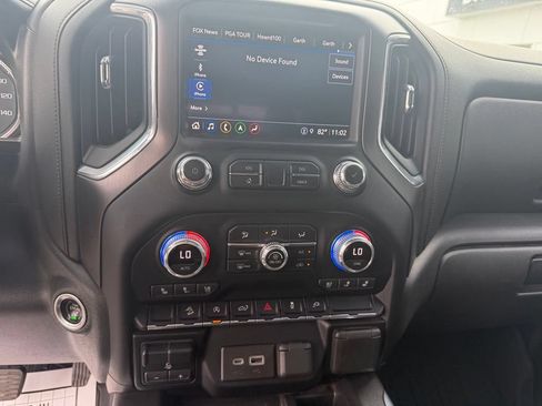 Used 2021 GMC Sierra 1500 AT4 w/ AT4 Preferred Package AWD/4WD image 12