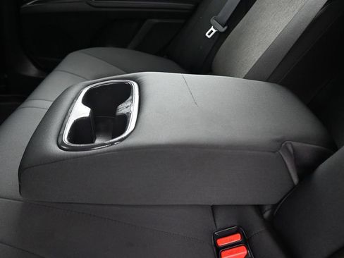 Used 2019 Toyota Camry LE FWD image 30