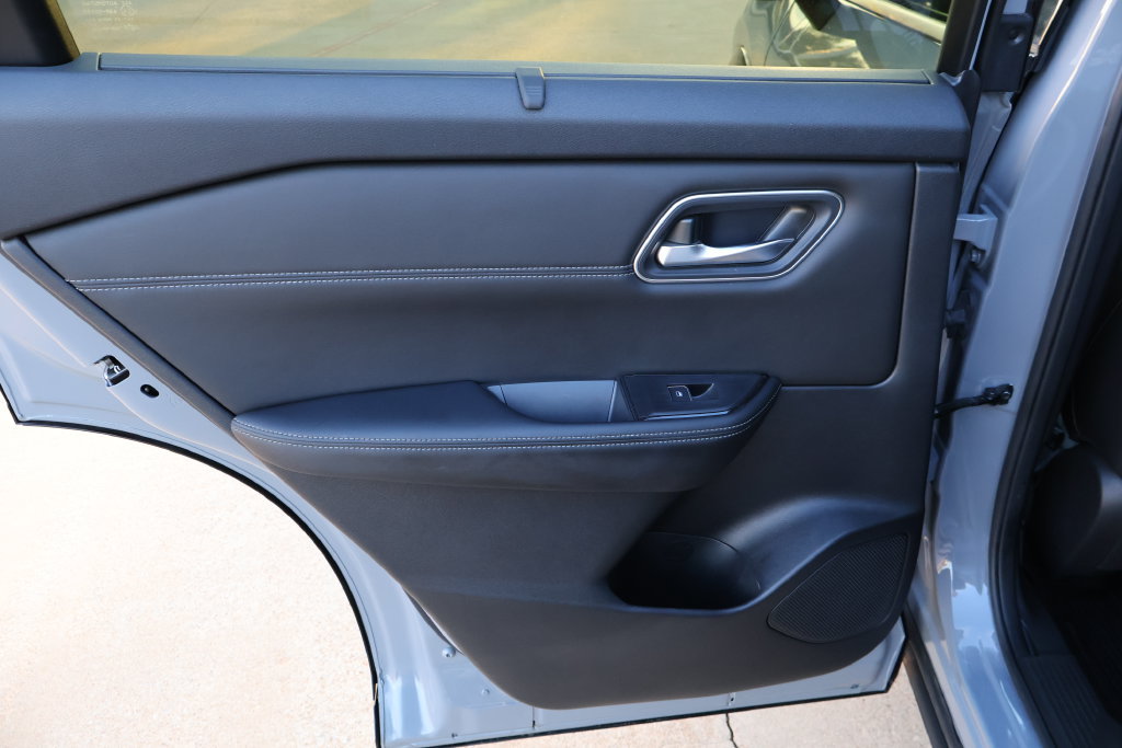 Certified 2024 Nissan Rogue Platinum w/ Platinum Premium Package FWD image 13