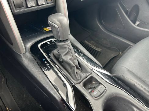 Used 2022 Toyota Corolla Cross XLE FWD image 28