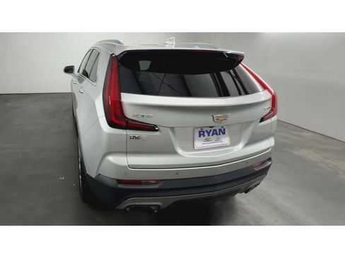Used 2019 Cadillac XT4 Premium Luxury w/ Cold Weather Package FWD image 7