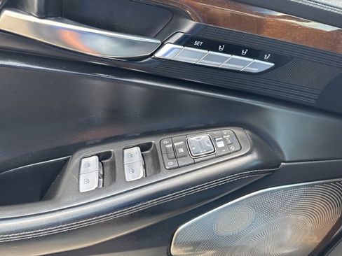 Used 2018 Genesis G90 3.3T Premium image 30