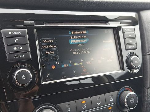 Used 2018 Nissan Rogue S AWD/4WD image 16