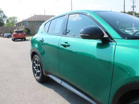 Used 2025 Alfa Romeo Tonale w/ Premium Package AWD/4WD image 48