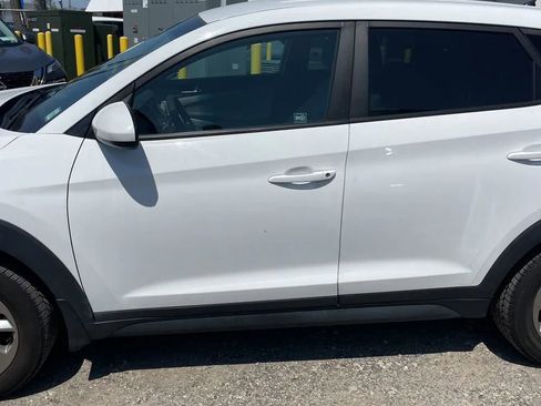 Used 2018 Hyundai Tucson SE w/ Cargo Package AWD/4WD image 14