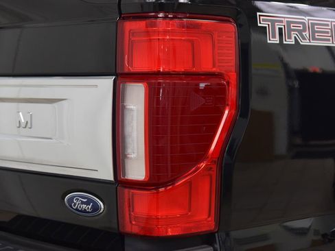 Used 2021 Ford F250 Platinum w/ Tremor Off-Road Package AWD/4WD image 17