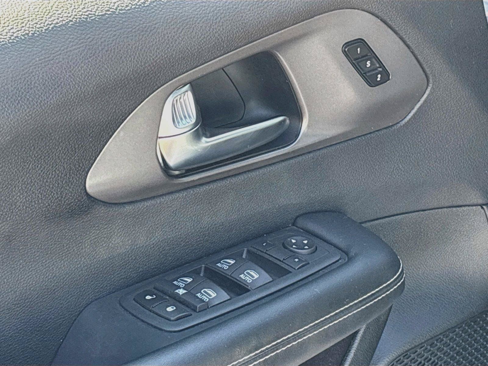 Certified 2025 Chrysler Pacifica Select FWD image 20