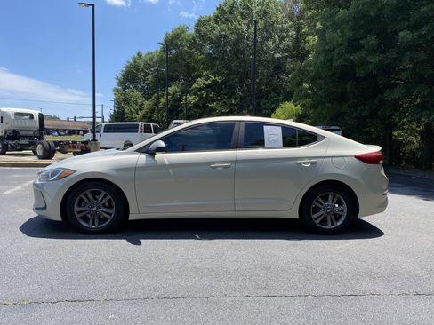 Used 2017 Hyundai Elantra SE FWD image 6