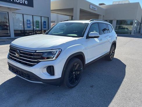 New 2026 Volkswagen Atlas SE FWD image 3
