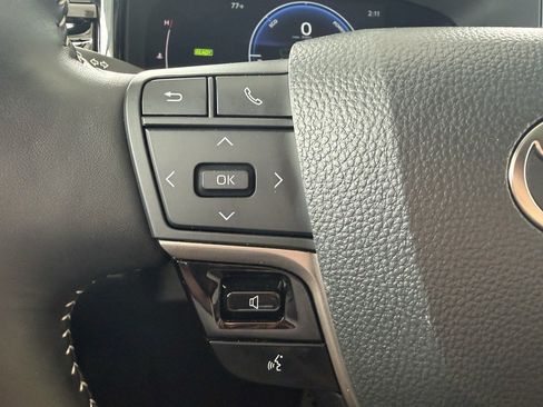 Used 2025 Toyota Camry SE w/ Multimedia Upgrade Package AWD/4WD image 12