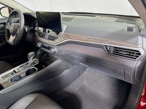 New 2025 Nissan Altima 2.5 SL image 30