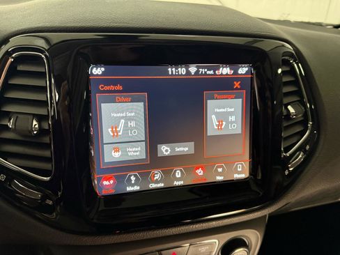 Used 2018 Jeep Compass Limited w/ Navigation Group AWD/4WD image 19