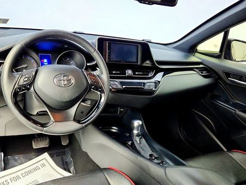 Used 2018 Toyota C-HR XLE FWD image 12