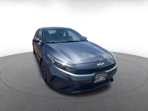 Used 2024 Kia Forte LXS FWD image 3