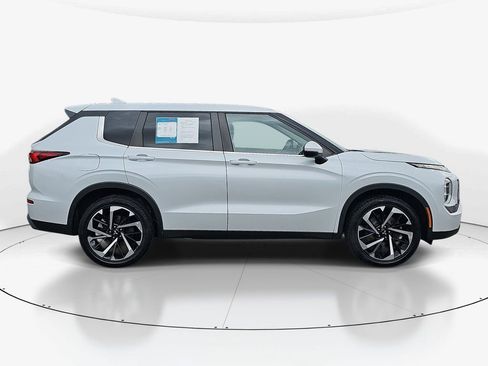 Used 2022 Mitsubishi Outlander ES AWD/4WD image 5