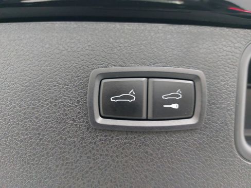 Certified 2018 Porsche Macan image 15