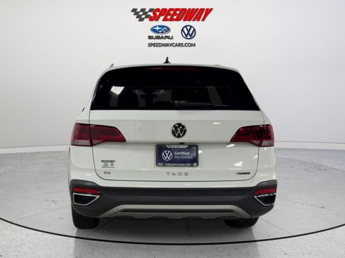Certified 2024 Volkswagen Taos SE w/ Panoramic Sunroof Package AWD/4WD image 7