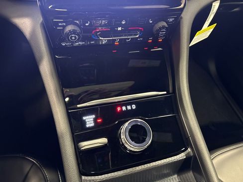 New 2025 Jeep Grand Cherokee Limited image 25