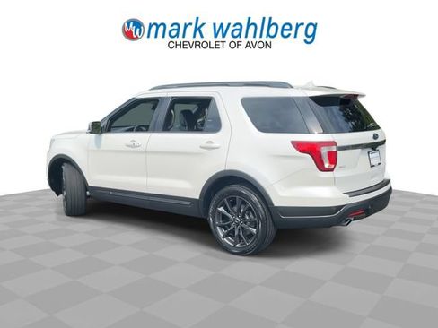 Used 2018 Ford Explorer XLT w/ Equipment Group 202A AWD/4WD image 6