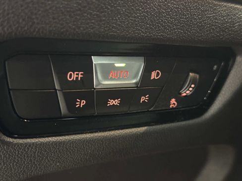 Used 2023 BMW 330i xDrive Sedan w/ Premium Package image 28