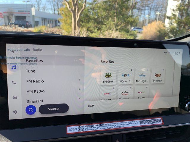New 2025 Toyota Prius Plug-In Hybrid FWD image 24
