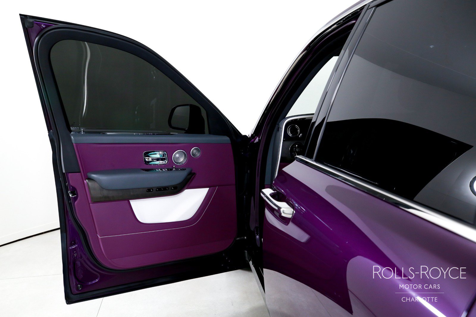 Certified 2025 Rolls-Royce Cullinan AWD/4WD image 11