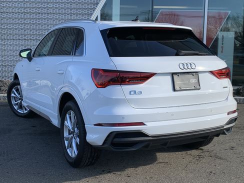 Certified 2025 Audi Q3 2.0T Premium w/ Convenience Package image 3