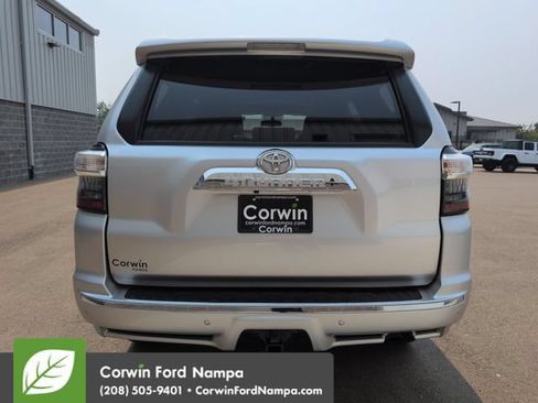 Used 2018 Toyota 4Runner Limited AWD/4WD image 4