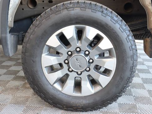 Used 2024 Chevrolet Silverado 2500 Custom w/ Custom Value Package AWD/4WD image 16