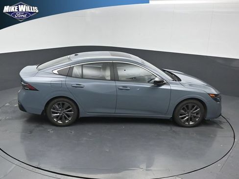 Used 2026 Nissan Sentra SL w/ Floor Mat Package FWD image 16